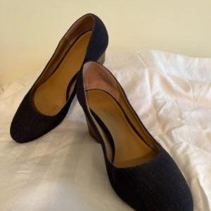 Denim blue pumps with block heel 6.5M like new